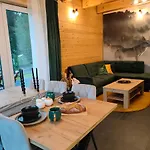 Chwilo Trwaj Dom Z Jacuzzi, Sauna I Kominkiem Z Widokiem Na Gory Pilsko Chalet