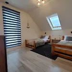 Chwilo Trwaj Dom Z Jacuzzi, Sauna I Kominkiem Z Widokiem Na Gory Pilsko Alpehytte