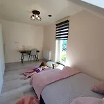 Chwilo Trwaj Dom Z Jacuzzi, Sauna I Kominkiem Z Widokiem Na Gory Pilsko 샬레