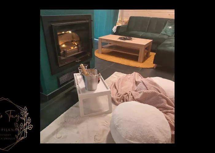 Chwilo Trwaj Dom Z Jacuzzi, Sauna I Kominkiem Z Widokiem Na Gory Pilsko בקתה *